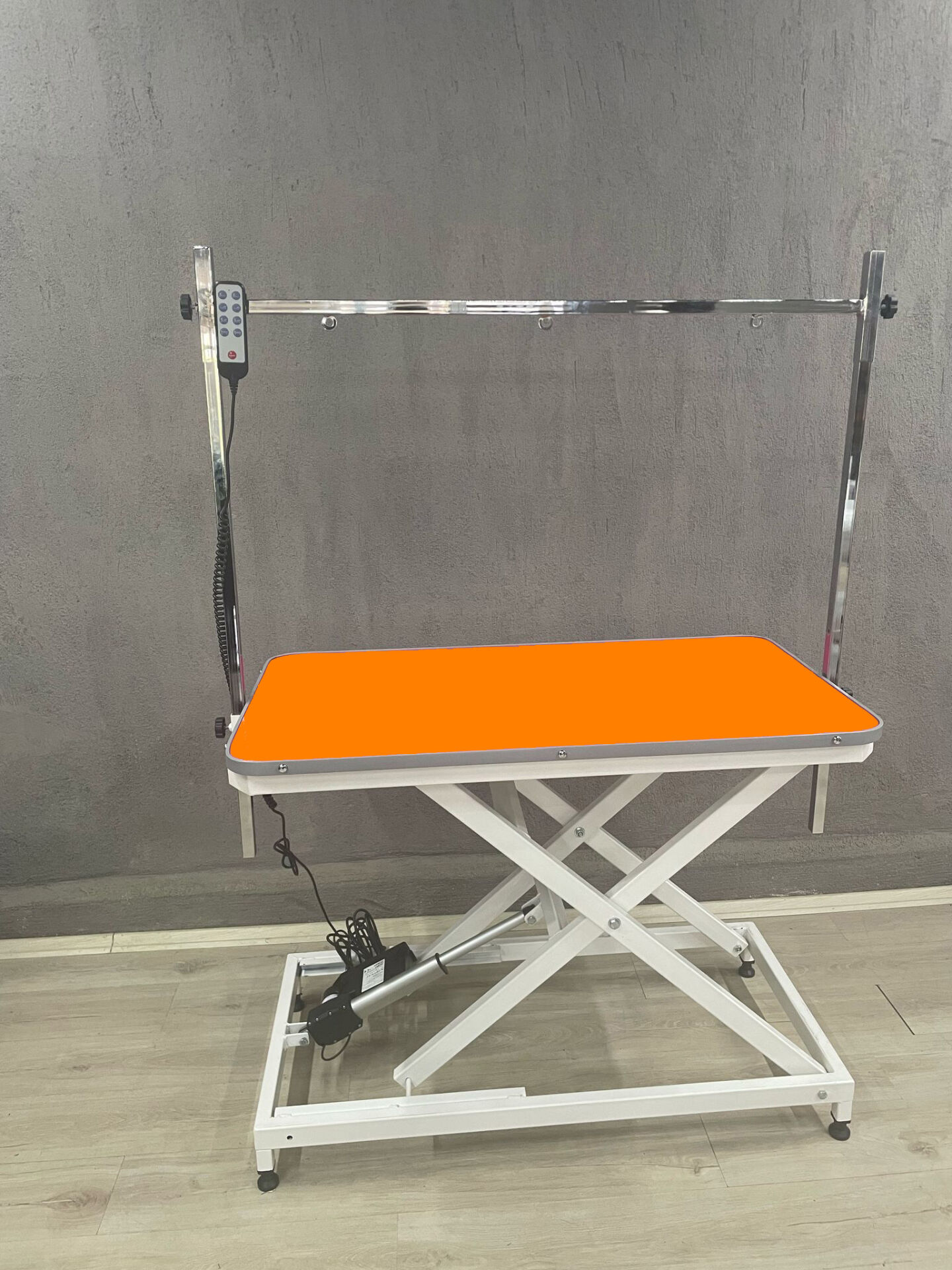 Kumandalı Motorlu Traş Masası Turuncu