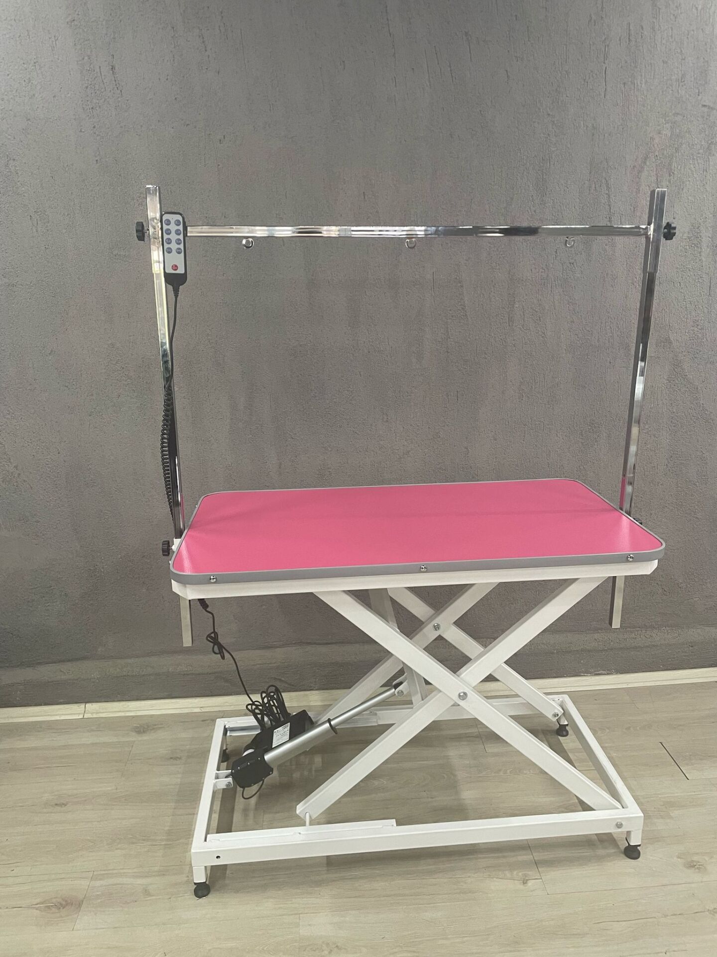 Kumandalı Motorlu Traş Masası Pembe